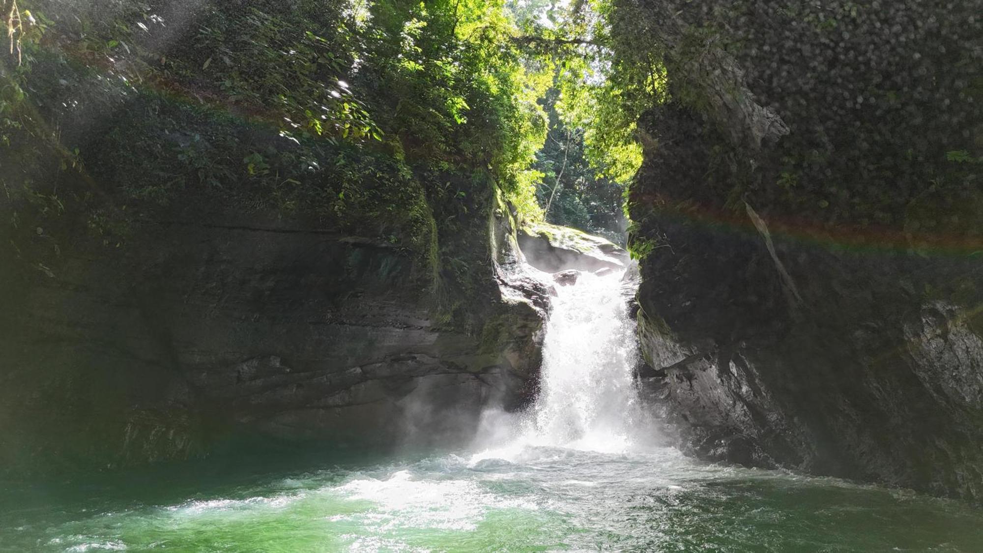 Holos Retreat Center: The Entire Ridge Basecamp Baru Bagian luar foto